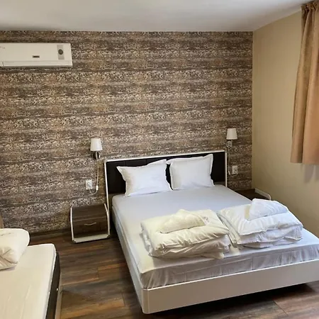Ξενοδοχείο Family Malibu 3*