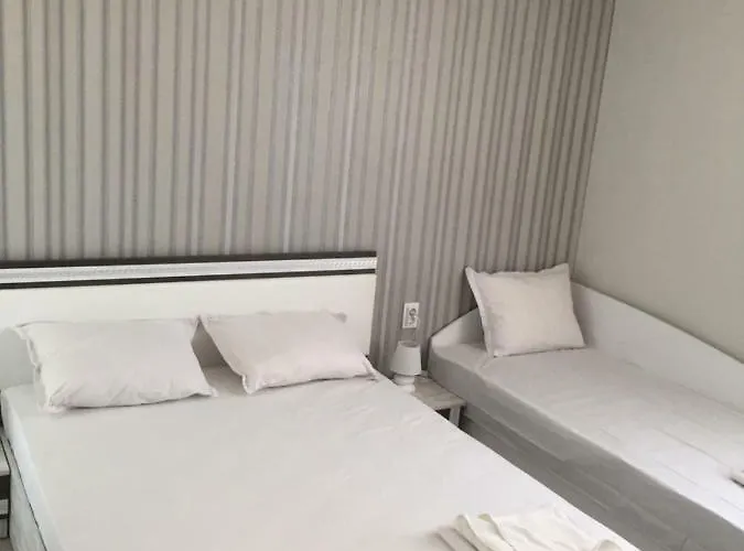 Family Malibu Hotel 3*