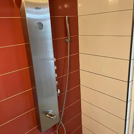 Family Malibu فندق