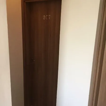 Family Malibu فندق تشيرنوموريتس