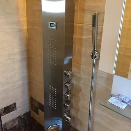 Family Malibu Hotel Chernomorets