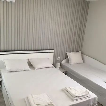 Family Malibu Hotel 3*