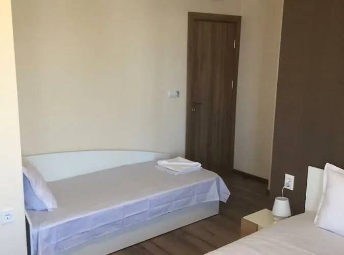 Family Malibu Hotel 3*